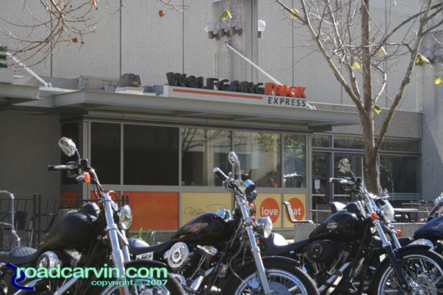 2007 Easyriders Show in Sacramento, California (2007 Easyriders show Sacramento exterior 009.jpg) 2007 Easyriders Show in Sacramento, California (2007 Easyriders show Sacramento exterior 009.jpg)